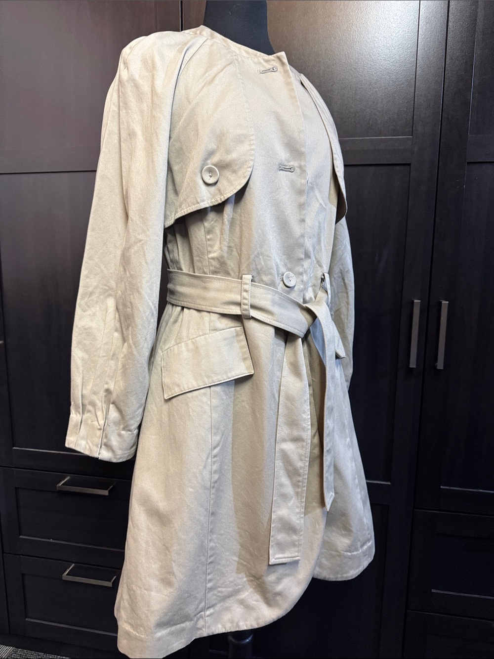 Vera Wang Light Beige Trench Coat with Waist Tie